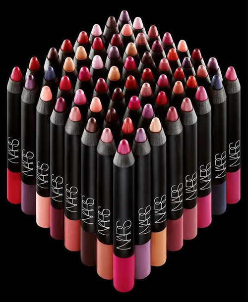 Neueste Unternehmensnachrichten über Auf dem hart umkämpften Lippenstiftmarkt gibt es eine neue Lippenstiftkategorie, die zu einem Konsumentenboom geführt hat