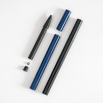 Ein guter Preis. Private Label Fabrik Hohe Luftdichtheit Mahlzeiteine leere Eyeliner-Röhre Schaukelperlenflüssige Eyeliner-Verpackung Online